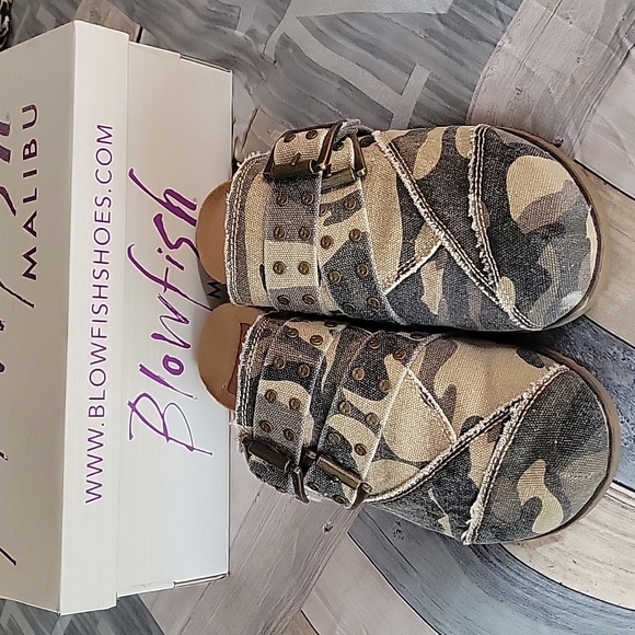 Shoes - Picture 2 of 3